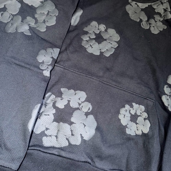 Denim Tears Cotton Wreath Hoodie Black Monochrome NEW SIZE S - Picture 2 of 9